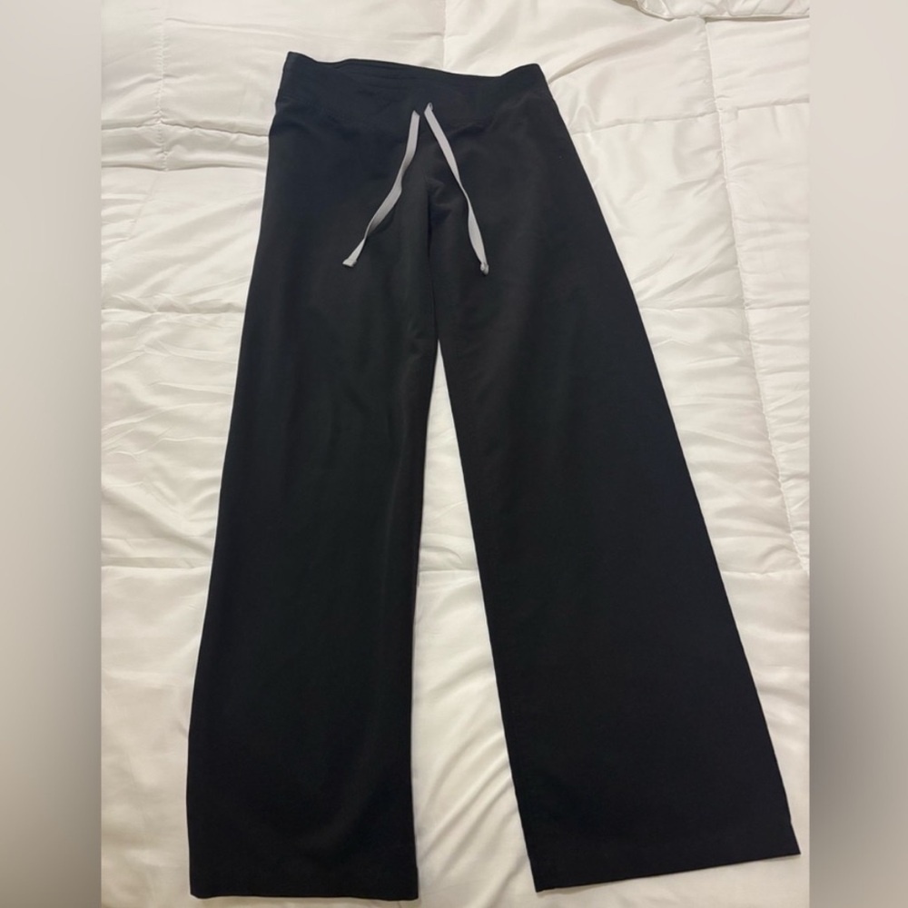 Figs Livingston basic xsp bottoms in black